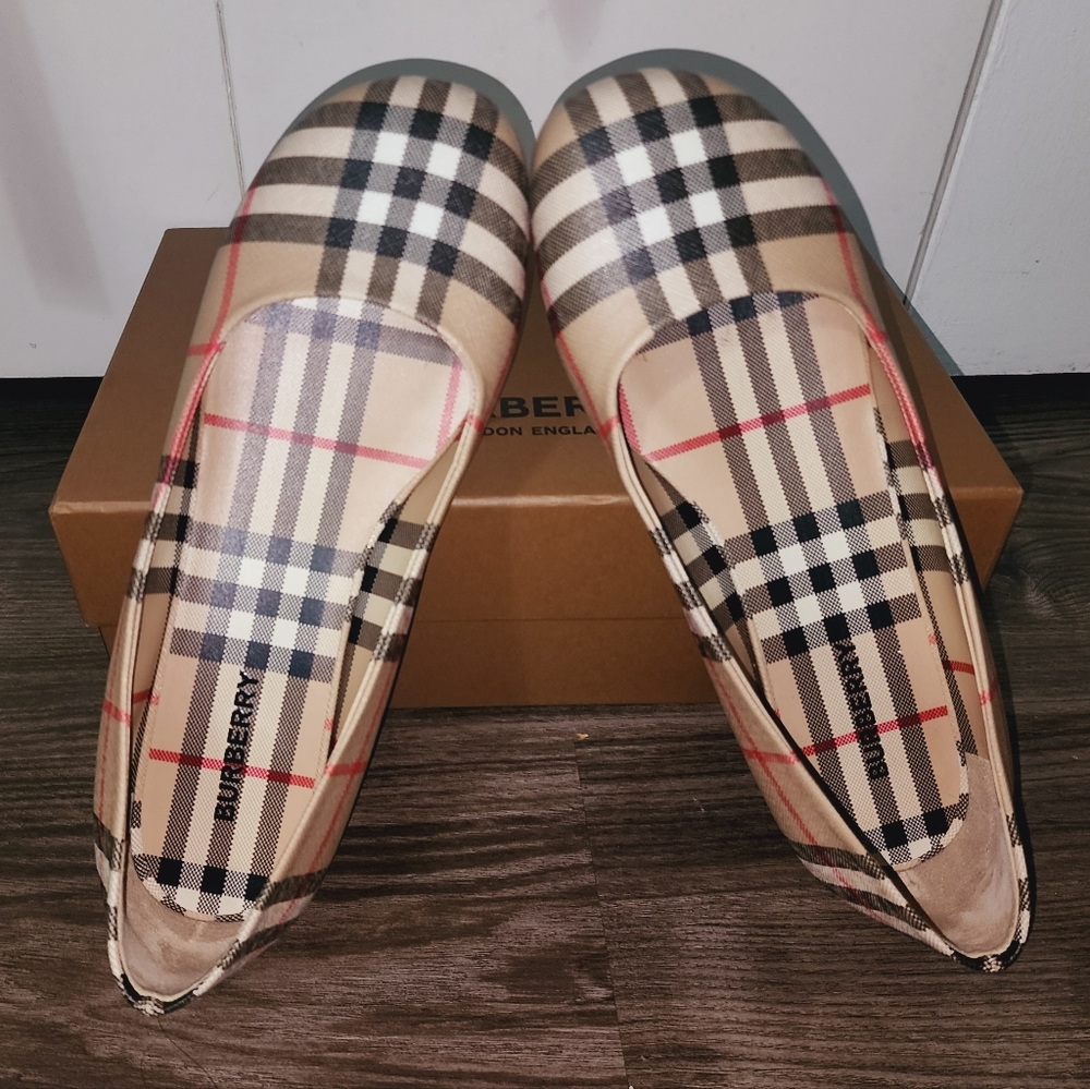 Authentic Burberry Flats / Shoes
